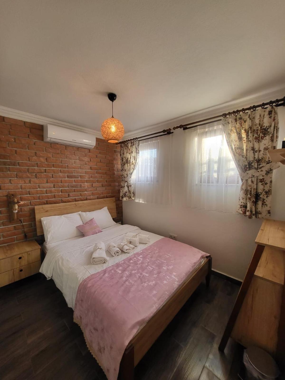 Adayel Bagevi & Butik Otel Bozcaada Bilik gambar